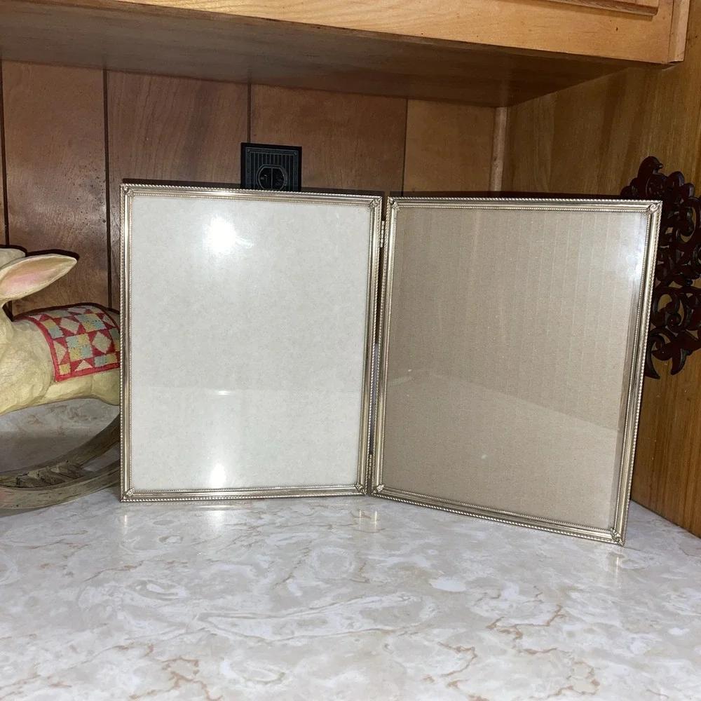 VINTAGE‎ GOLD METAL DOUBLE PHOTO HINGED FRAME 8X10  MID CENTURY